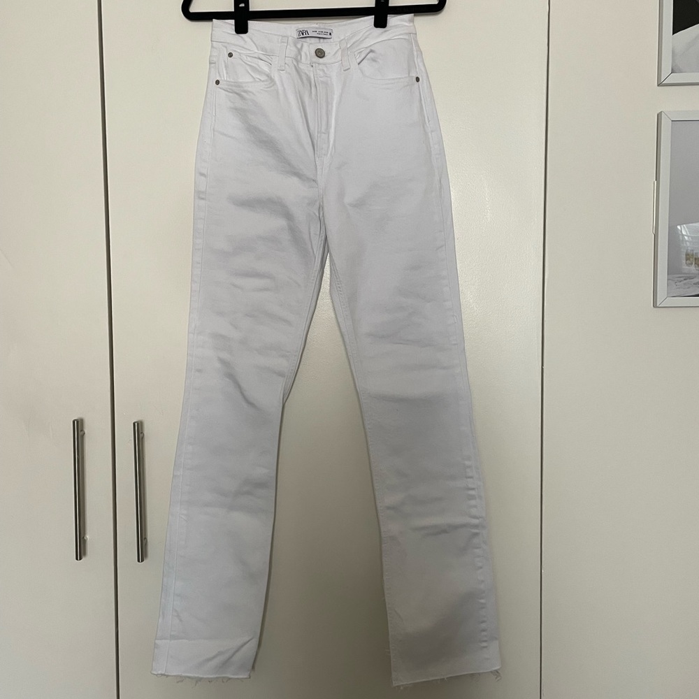 Zara white denim jeans with ankle slit size 6